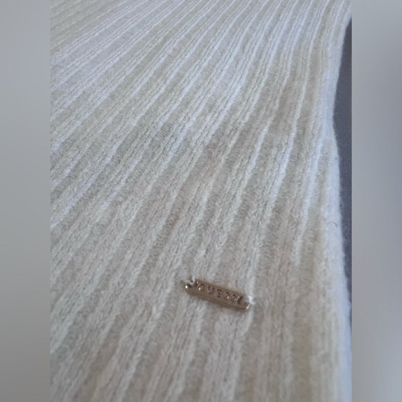 Guess Women's White Off -The Shoulder Pullover Sweater Size‎ XL - Picture 7 of 10